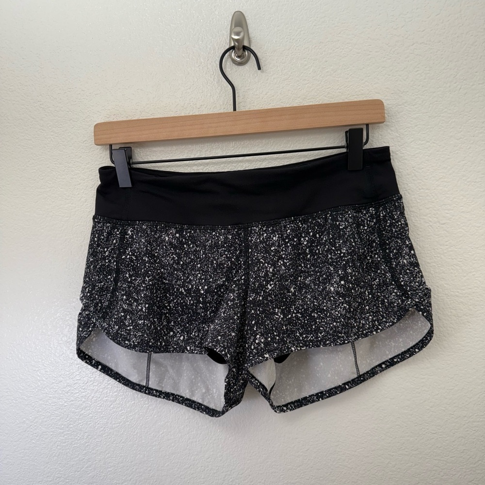 Lululemon Speed Short
Mini Splatter White Black / Black Size 4 - Picture 6 of 13
